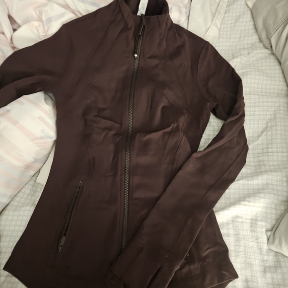 lululemon athletica Women's Jacket - Deep Purple - Picture 2 of 3